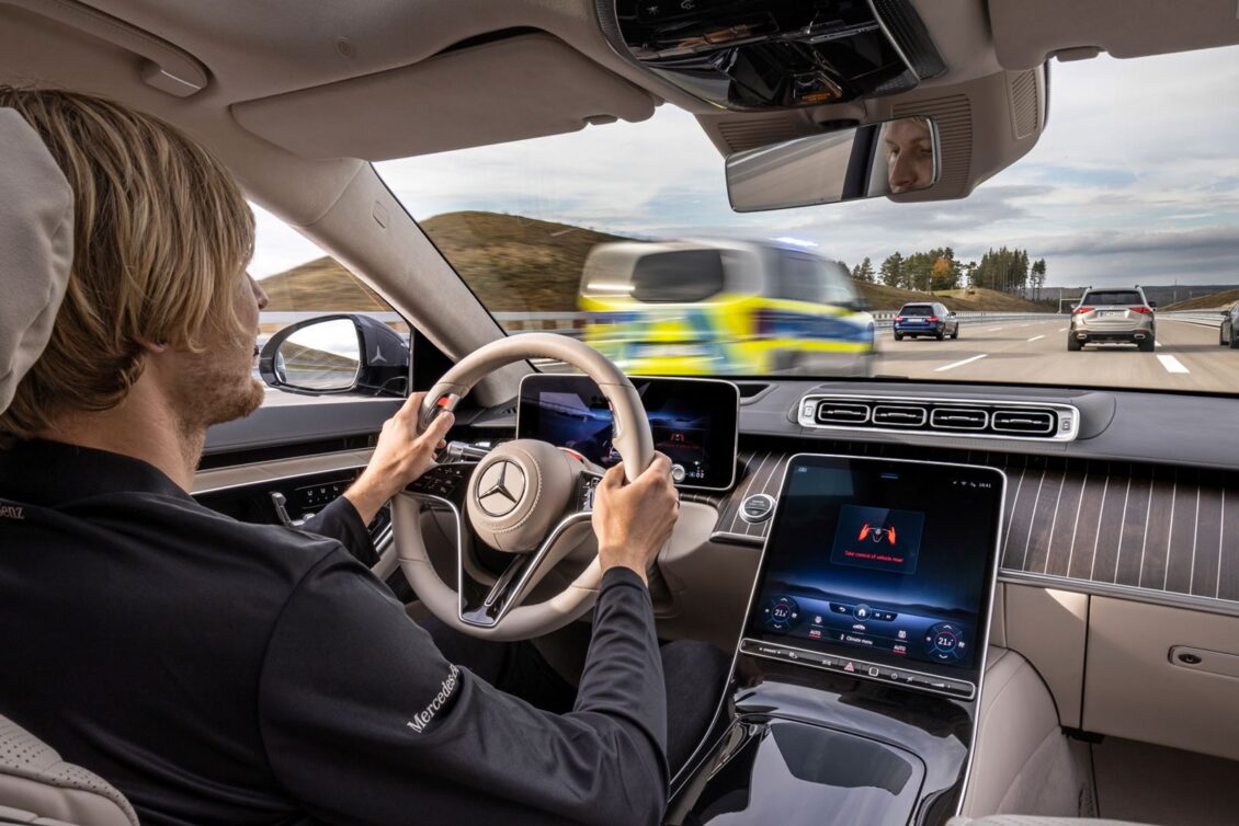 No, el Autopilot de Tesla no es el mejor sistema de conducción autónoma