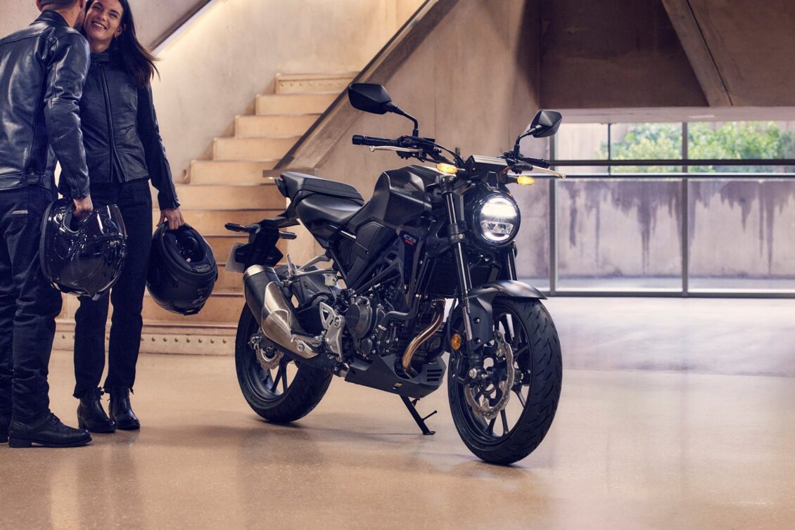 La Honda CB300R 2022 llega con interesantes novedades al mercado