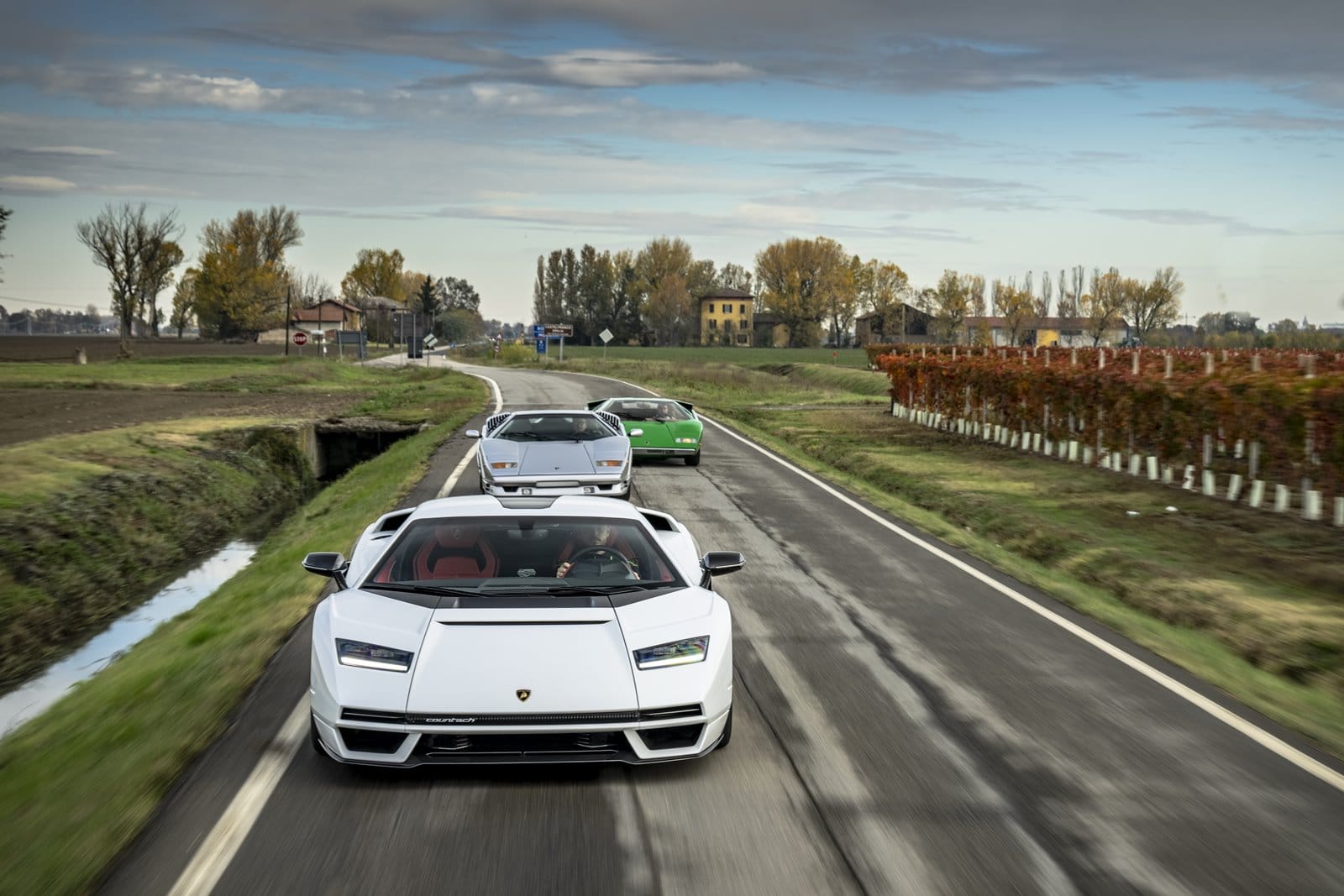 The Lamborghini Countach looks palm on the road