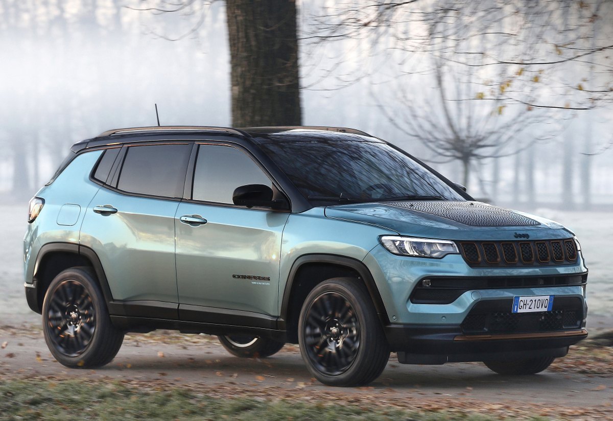 Jeep Renegade and Compass debut e-hybrid engine