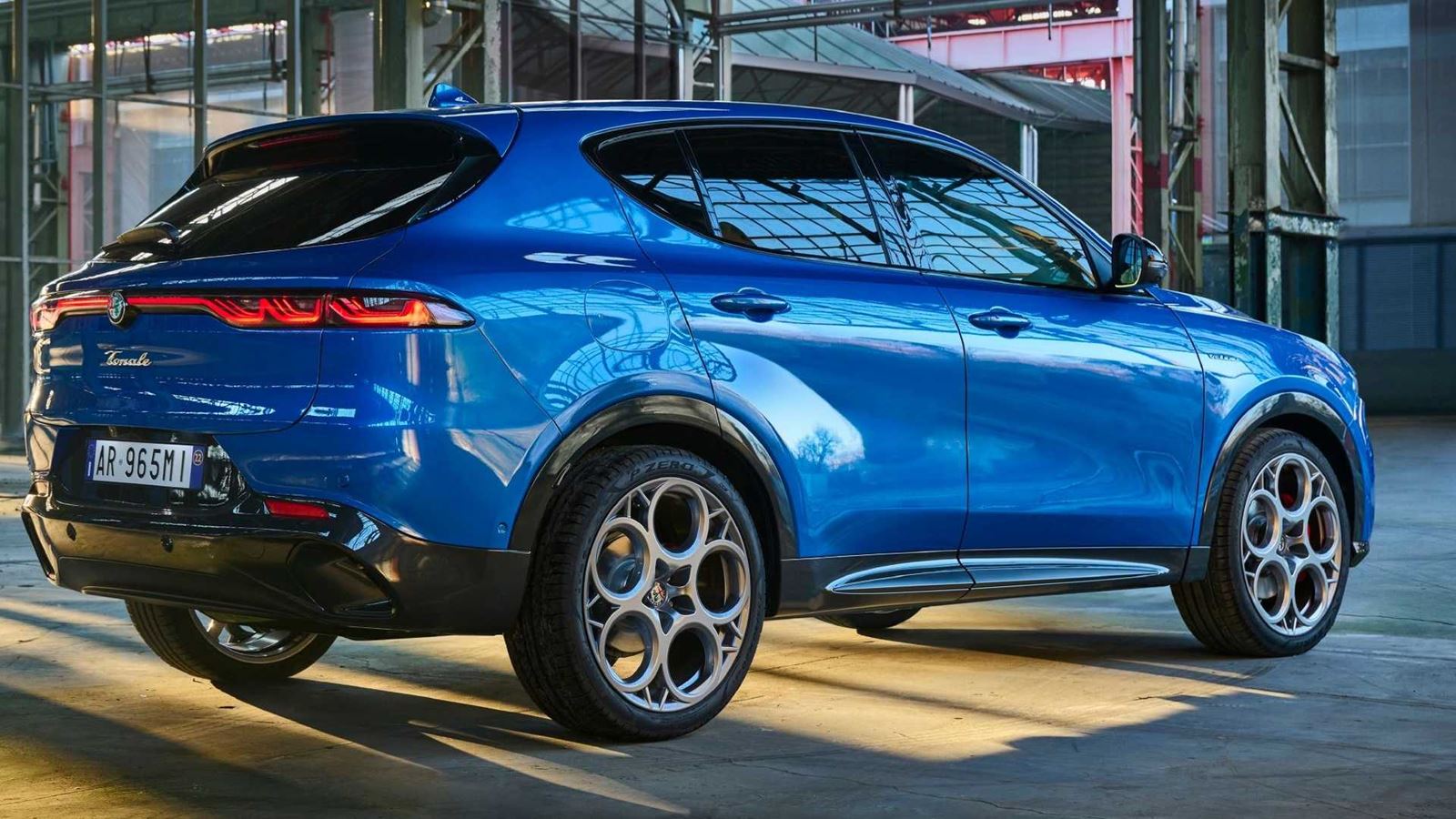 Alfa Romeo Tonale azul