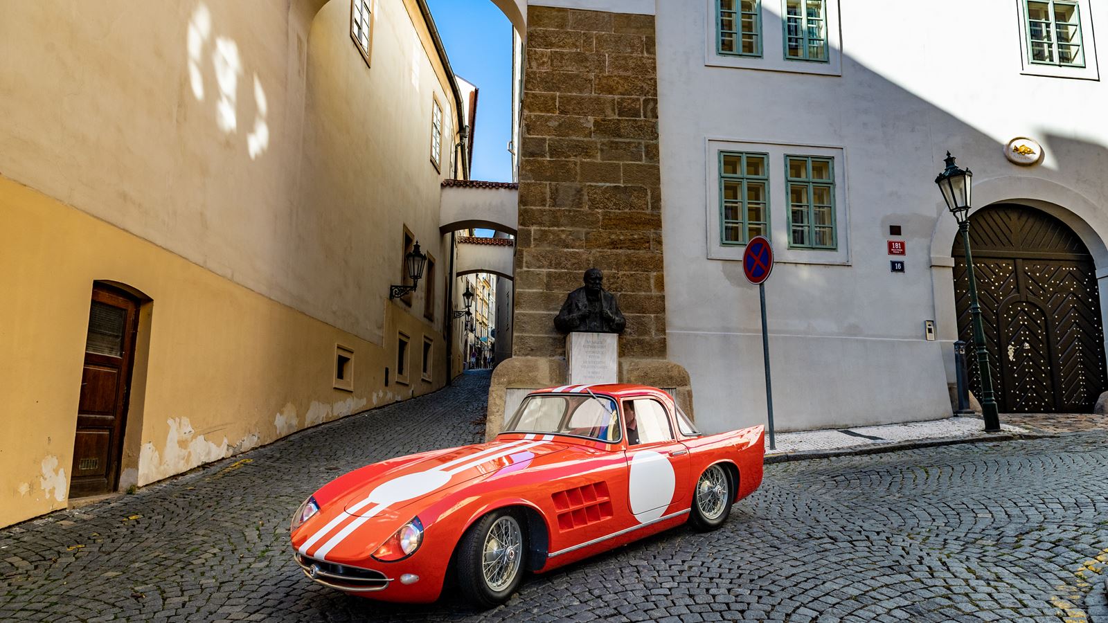 Skoda 1100 OHC Coupé rojo