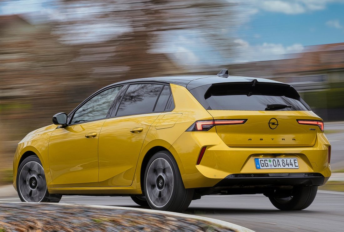 The new Opel Astra, here in a coolest photo gallery