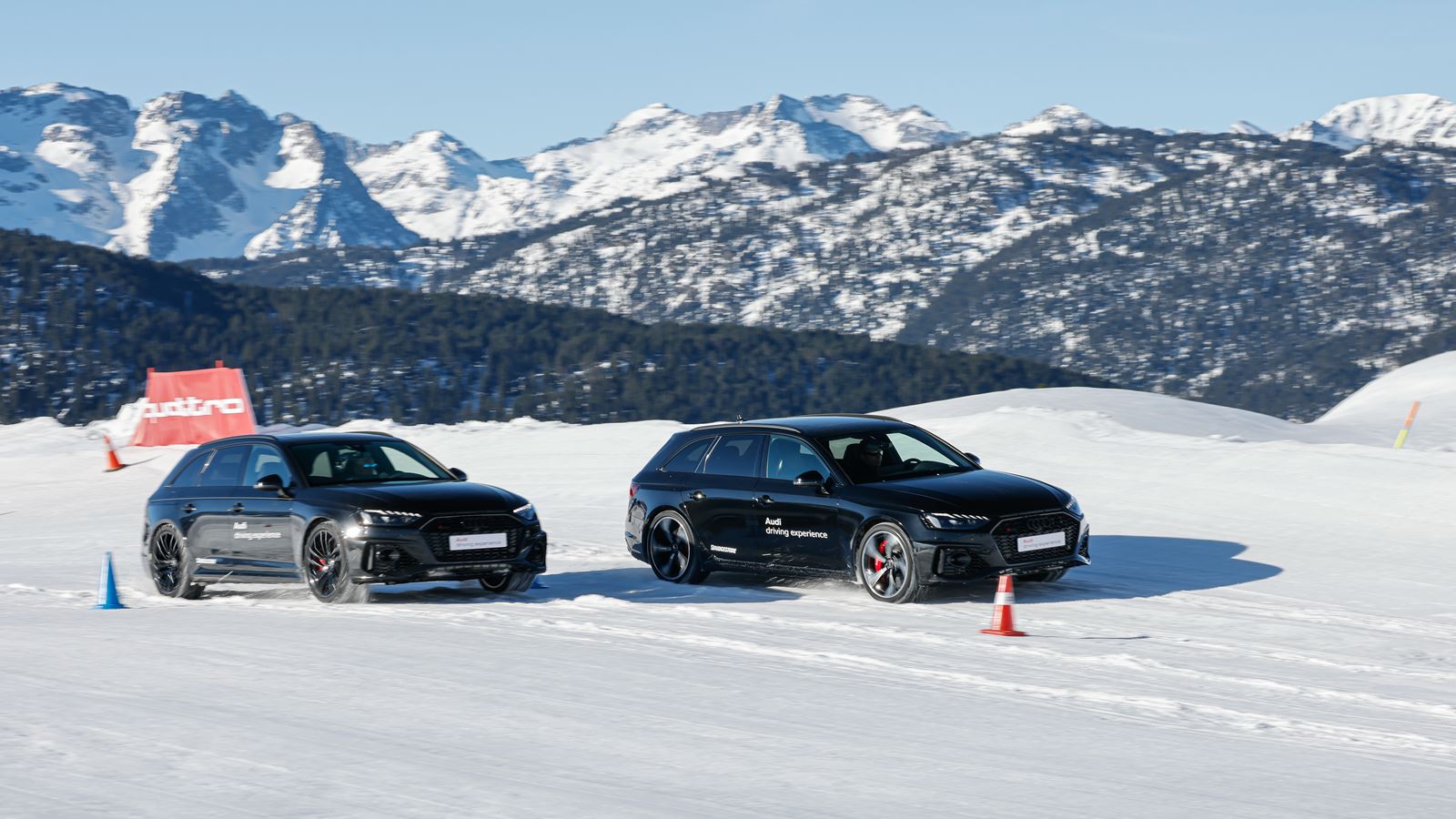 Audi RS4 nieve