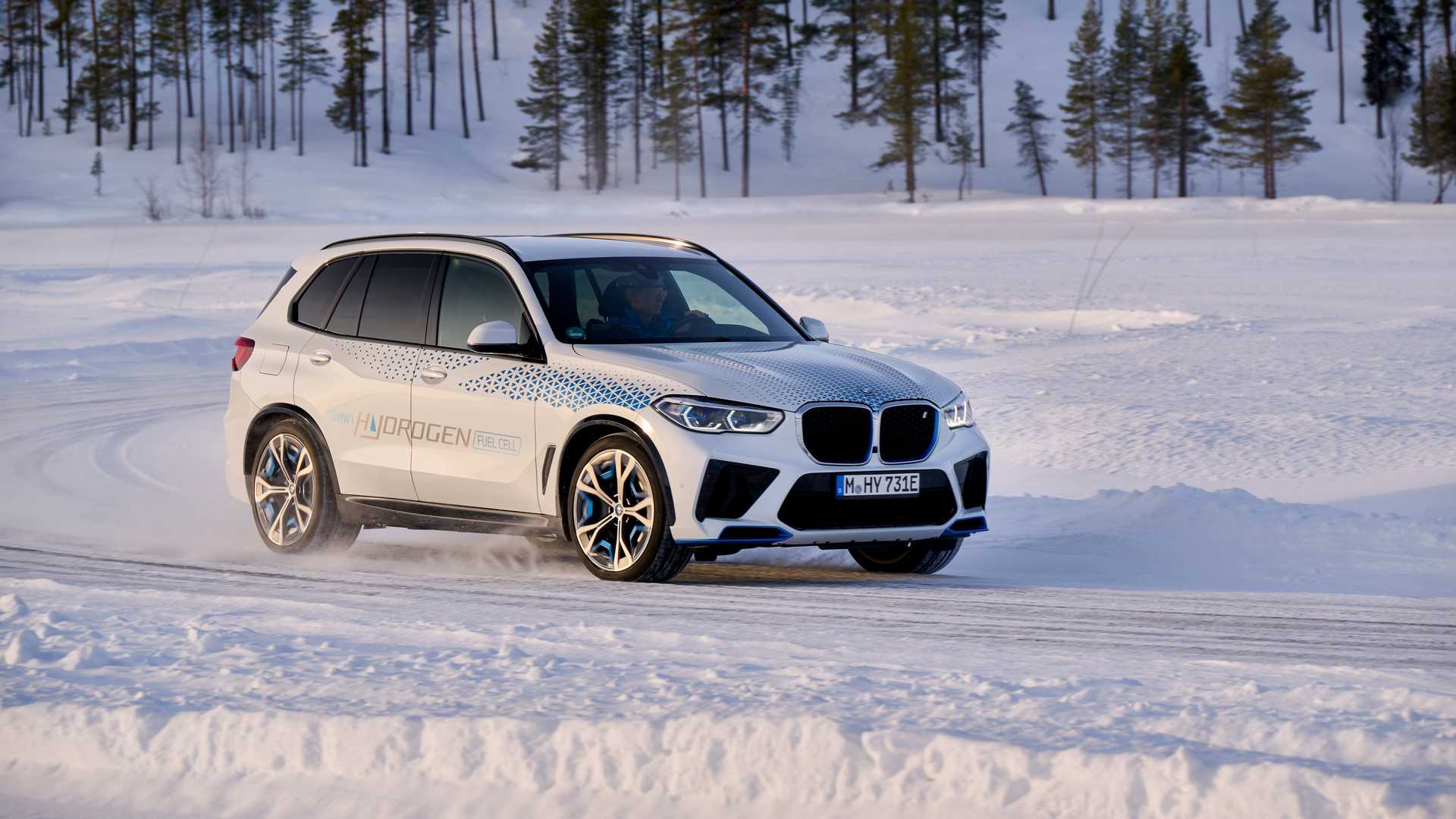 BMW iX5 Hydrogen successfully passes winter tests