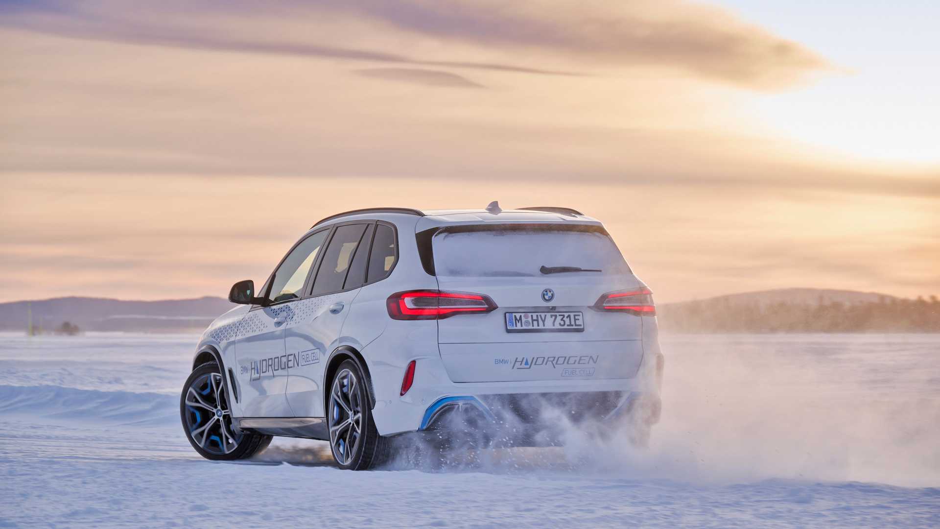 BMW iX5 Hydrogen successfully passes winter tests