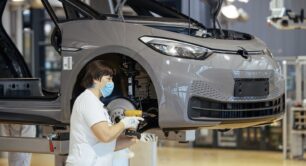 El Covid-19 vuelve a paralizar la producción en China: VW, Toyota y proveedores afectados