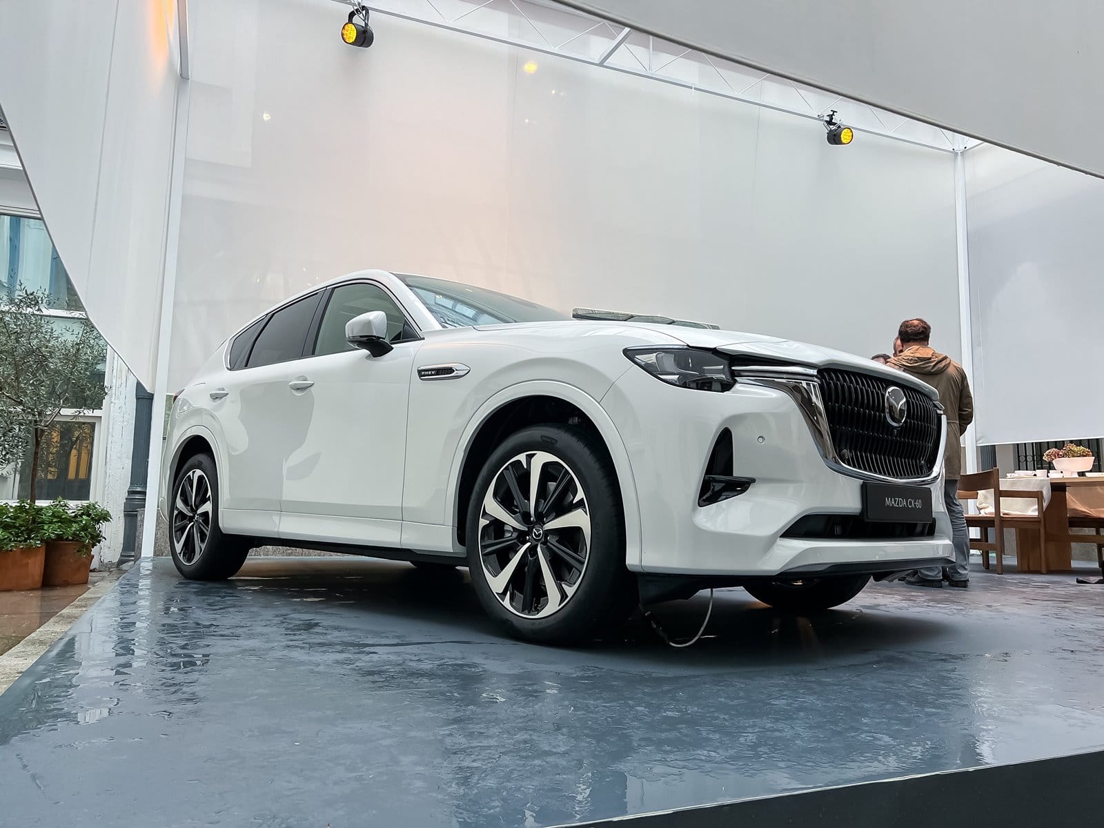 The Mazda CX-60 live: start to worry Germans...