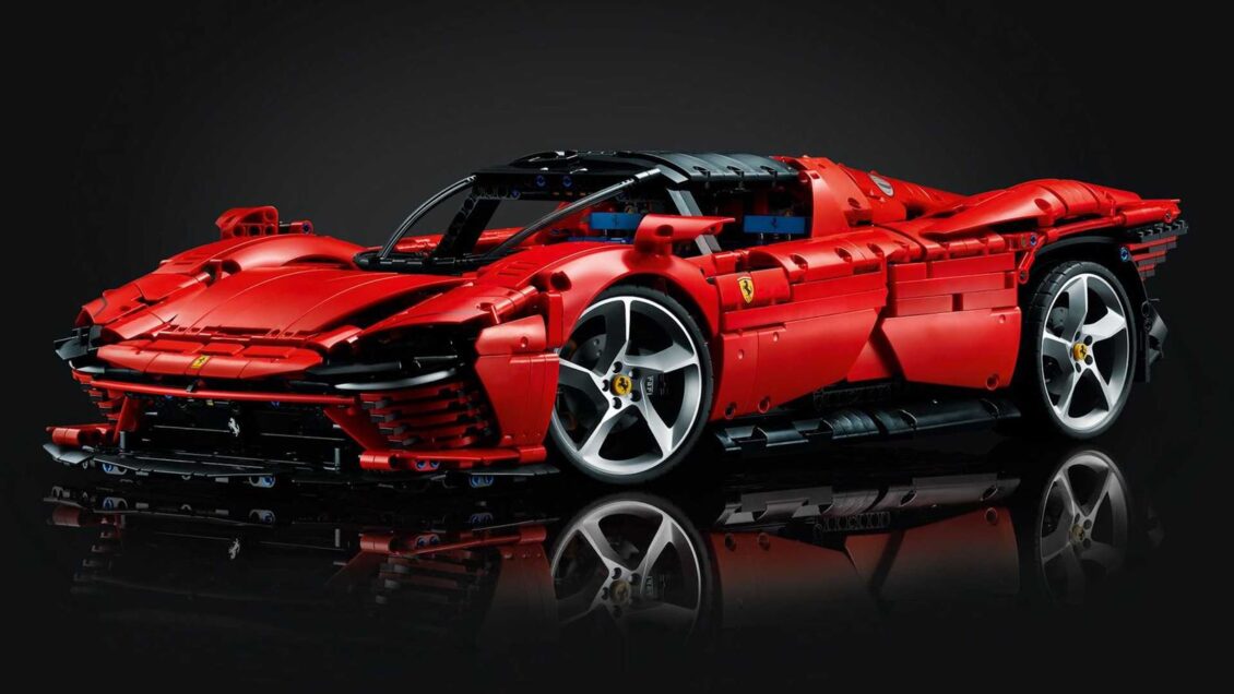 Ojo al Ferrari Daytona SP3 de LEGO: saldrá a la venta el próximo 1 de Junio
