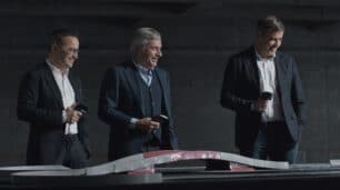 Carlos Sainz, el Director General de Audi y el responsable mundial de la línea e-tron participan en el nuevo episodio de Audi Talks