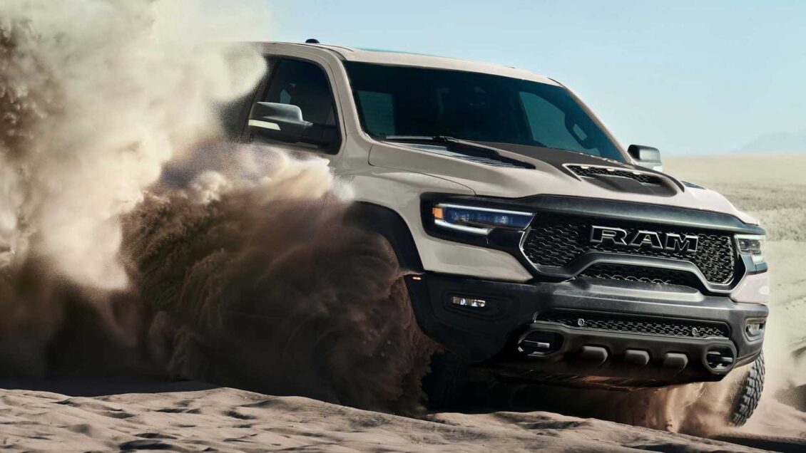 El RAM 1500 TRX Sandblast Edition y sus 712 CV se ponen a punto en las dunas