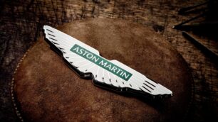 Aston Martin presenta su nuevo logo y si encuentras las diferencias, por favor, compártelas...