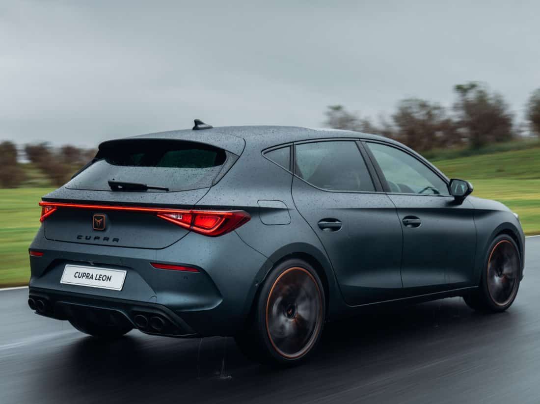 El SEAT León Cupra recibe una versión de ¡370 CV! aunque no la veremos en  España