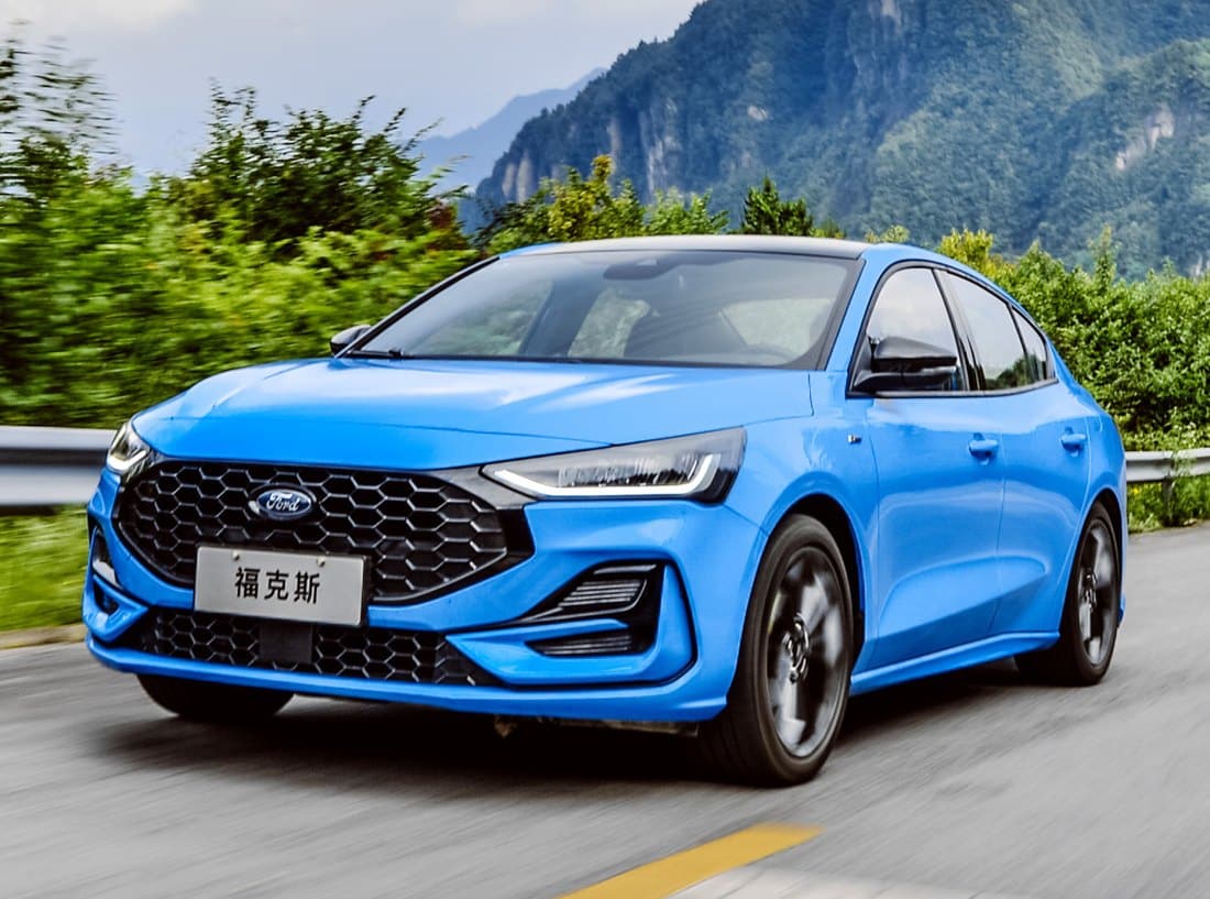 Nuevas imágenes del Ford Focus Sedán ST-Line 2022