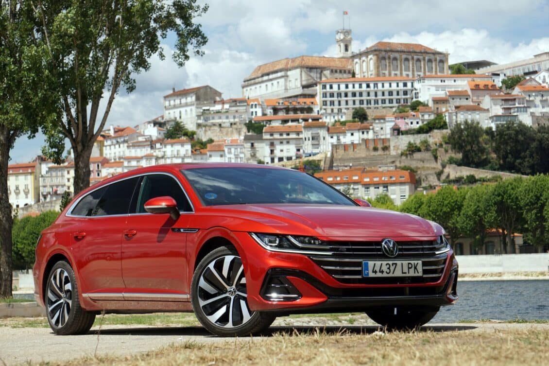 Prueba Volkswagen Arteon SB 218 CV eHybrid R-Line: Práctico, bonito y CERO