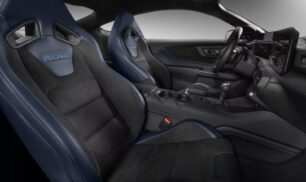 El Ford Mustang Dark Horse nos revela su brutal interior: 507 CV y caja manual
