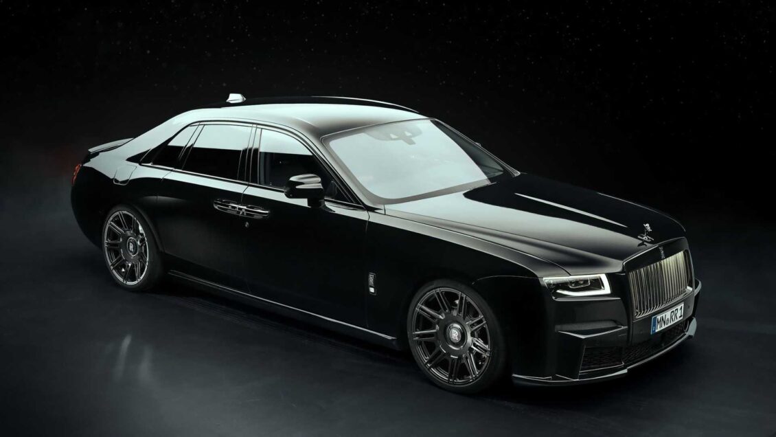 Este Rolls-Royce Ghost Black Badge es siniestro y tiene más de 700 CV
