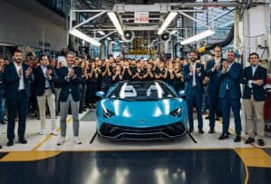 Adiós al Lamborghini Aventador, la última unidad de este V12 sale de la línea de producción