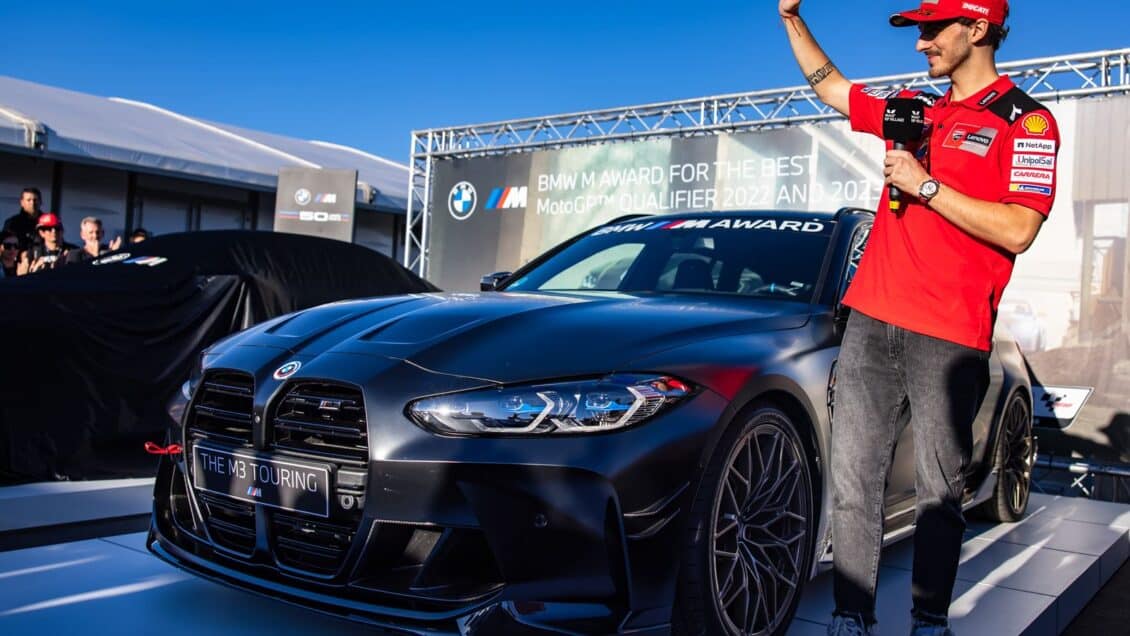 BMW entrega el M3 Touring del BMW Award 2022 y nos muestra el que regalará en 2023