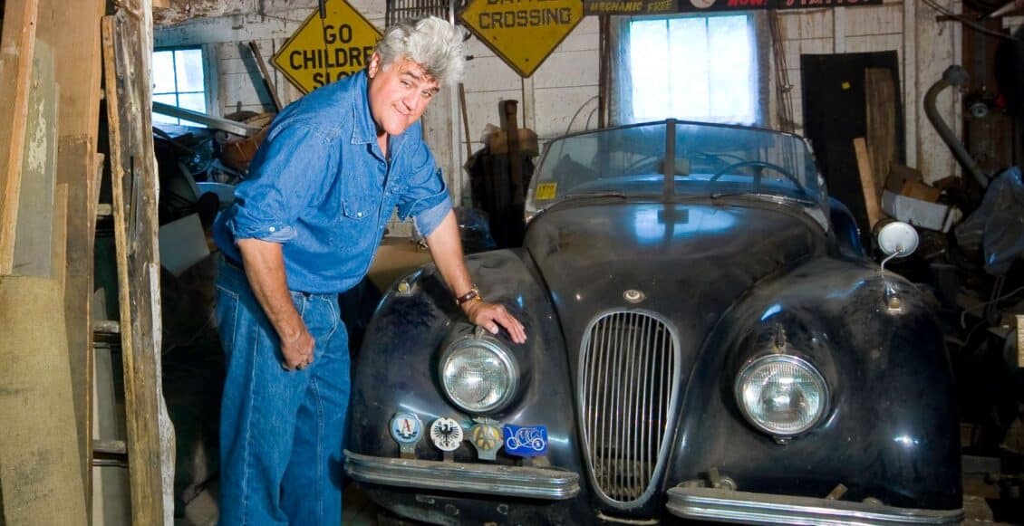 Jay Leno herido tras sufrir quemaduras durante un incendio en su garaje