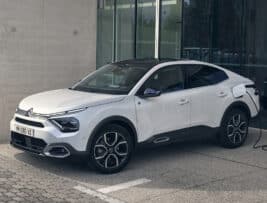 El Citroën ë-C4 X se suma a la gama del fabricante francés