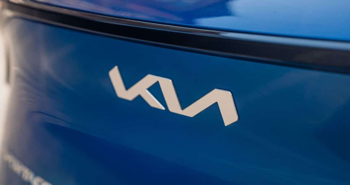 «Coche KN, KN coche, KN car»: el problema detrás del nuevo logo de KIA que la gente lee como KN