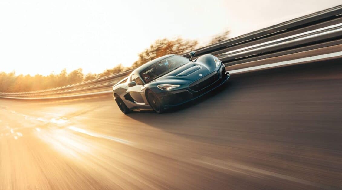 El Rimac Nevera ya es el coche eléctrico más rápido del mundo: ¡412 km/h!