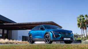 Prueba Peugeot 408 GT Plug-In Hybrid 225 e-EAT8: un galo atractivo y convincente