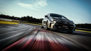 La alta demanda y la reducida producción obligan a Toyota a vender sus modelos 