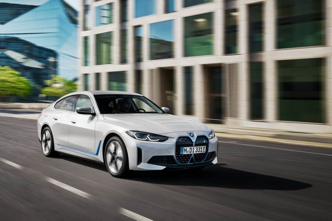 El BMW i4 eDrive35 de acceso llega a España: precios y equipamiento