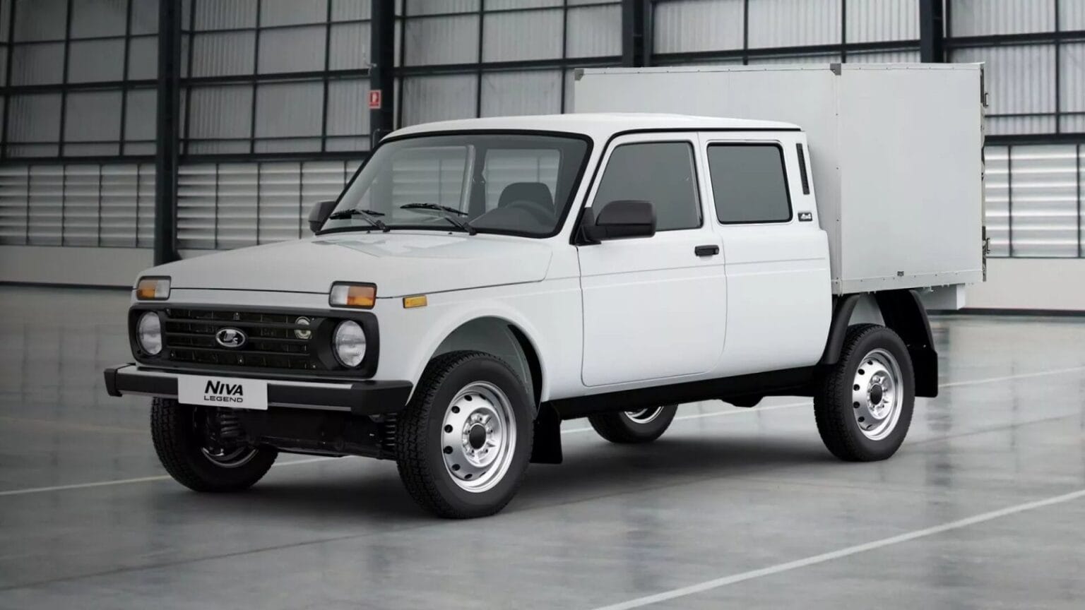 El Lada Niva se convierte en un vehículo de carga muy capaz El Lada Niva se convierte en un vehículo de carga muy capaz