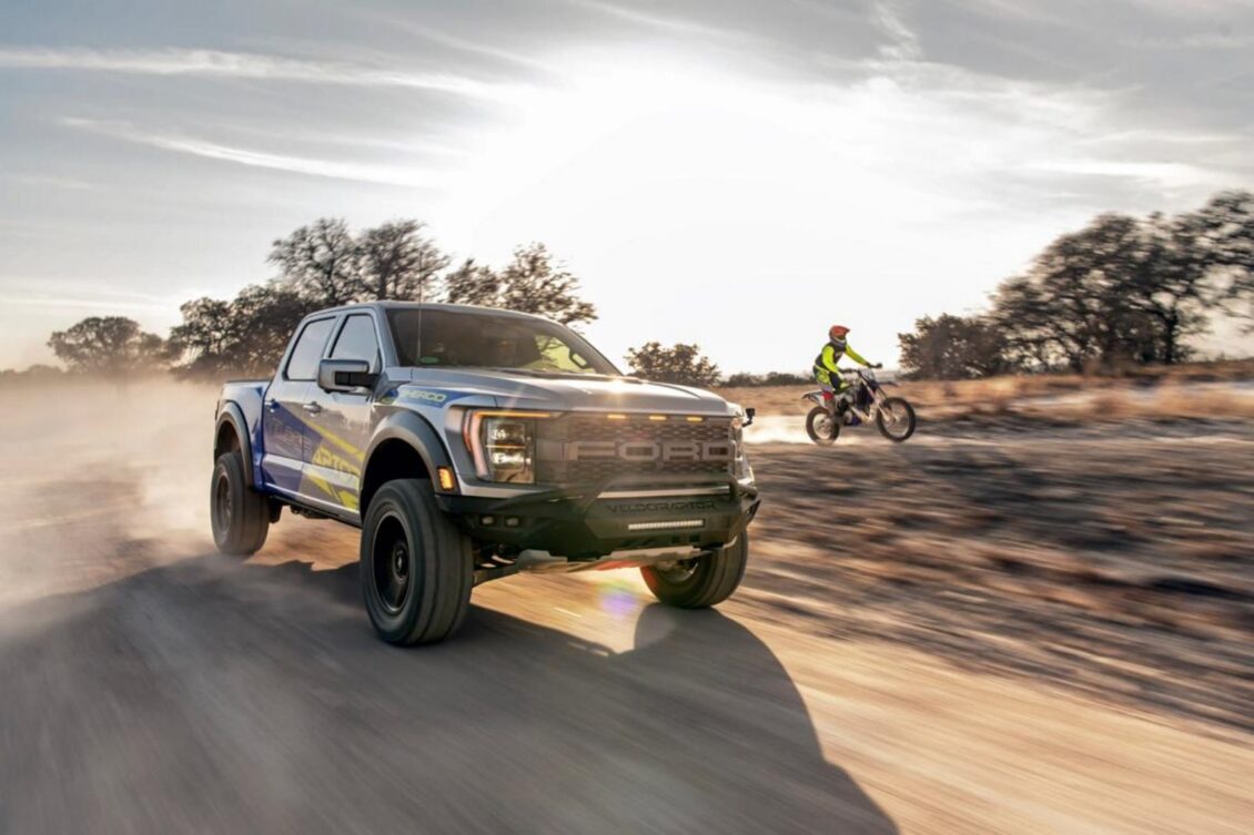 VelociRaptor 600 Sherco Edition: el F-150 Raptor más bestia viene de serie con dos motos