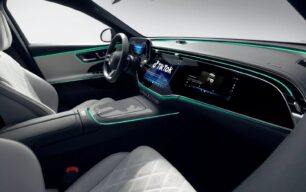 Así es el interior del Mercedes-Benz Clase E 2024: todo pantallas, TikTok y cámara para selfies