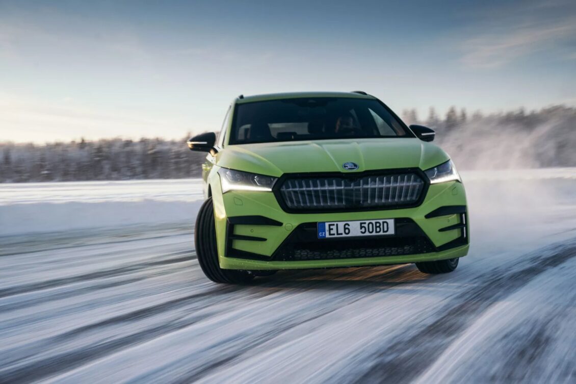 El Škoda Enyaq vRS acaba de conseguir un récord… ¡Derrapando!