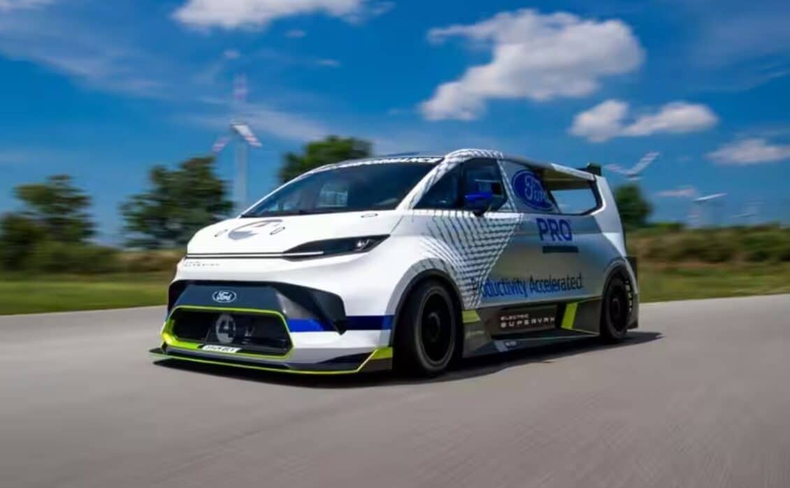 Ford asistirá a Pikes Peak con una furgoneta eléctrica de más de 2000 CV pilotada por Romain Dumas