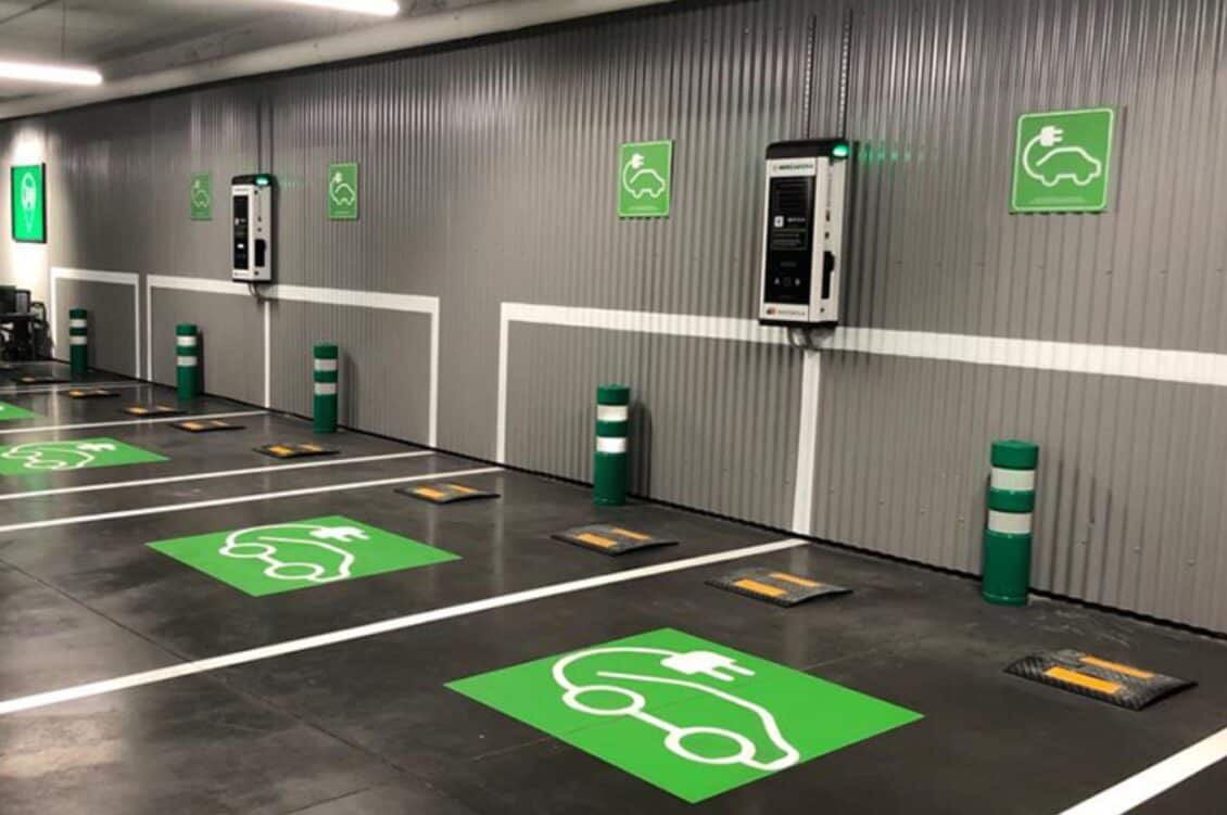 Francia empieza a cerrar el grifo de las ayudas al coche eléctrico