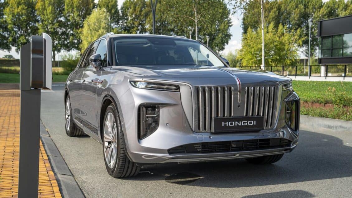 El Hongqi eHS9 inicia su expansión europea