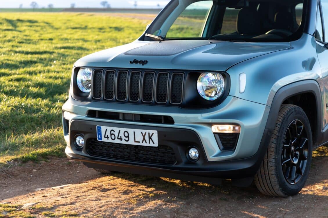 Por qué no puedes montar bombillas LED en los faros de tu coche aunque ya  sea legal?