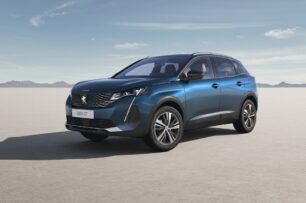 El Peugeot 3008 híbrido ligero, ya a la venta en España