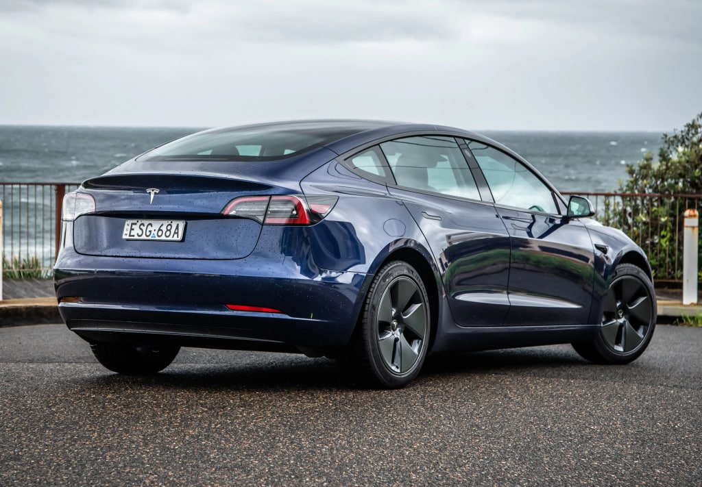 El Tesla Model 3 Long Range Dual Motor ahora es 7.000 euros más barato y  puede acogerse al Plan MOVES: desde 52.390 euros