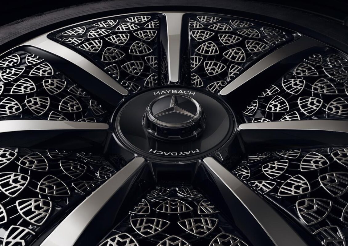 Mercedes-Maybach presenta la Night Series: ojo a sus detalles y a sus llantas de aleación…