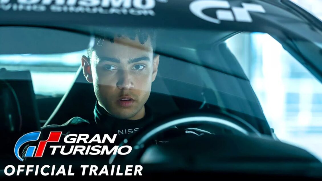 La película de Gran Turismo retrasa su estreno, pero aún podrás verla este verano