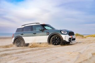 MINI Cooper S Countryman ALL4 Uncharted Edition: acabado bitono y toque off-road