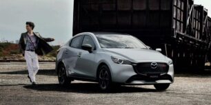 El Mazda2 Sedán también se pone al día sin olvidarse del diésel