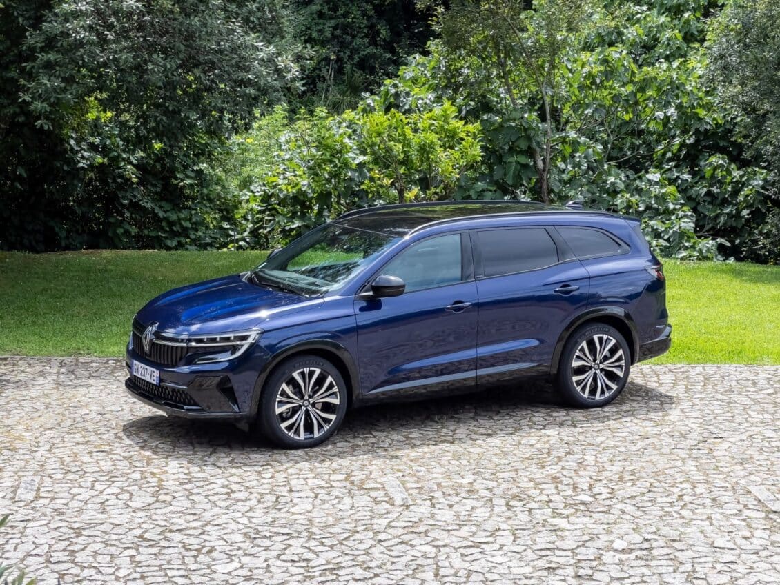 Prueba Renault Espace Iconic E Tech 200 CV 7 Plazas 2023 El Superh roe 