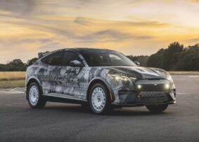 Ford Mustang Mach-E Rally: ojo al 'juguete' que podrás comprar el próximo otoño