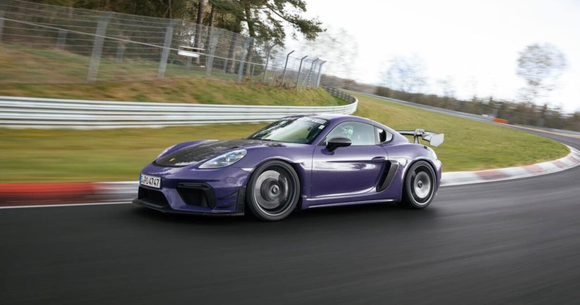 ¡Brutal! El Porsche 718 Cayman GT4 RS recibe las ‘chucherías’ de Manthey Racing