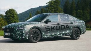 Nuevos detalles e imágenes del Škoda Superb 2024: esta es la versión liftback