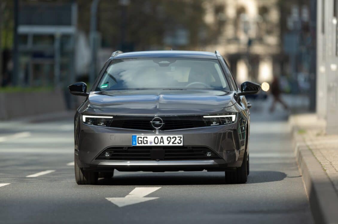 El Opel Astra estrena versión CERO con 196 CV de potencia