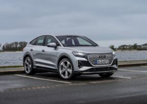 El Audi Q4 2024 llega con mejoras en motor, batería, suspensión y equipamiento